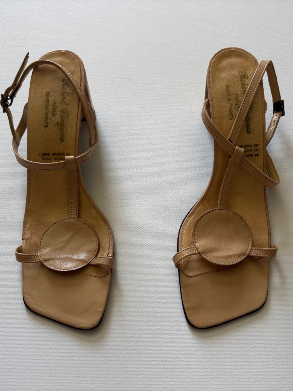 ROBERT CLERGERIE / France / natural leather / Strappy Kitten Heeled Sandal / 7